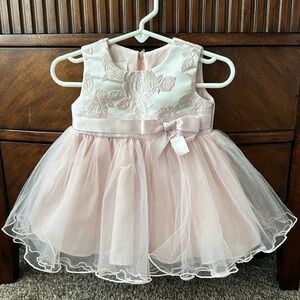 Gorgeous Bonnie baby formal princess / ball gown dress in light pink. 6-9M